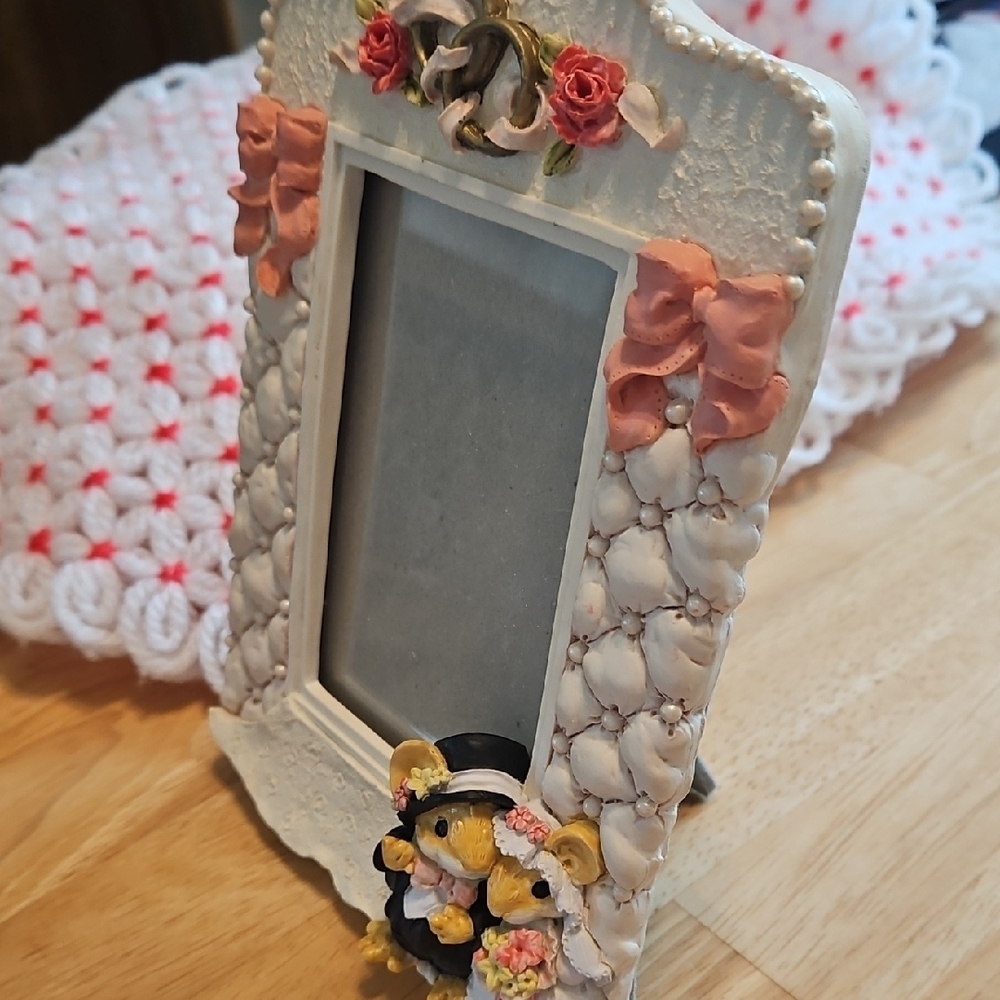 Charming Wedding Mouse Picture Frame - Picture 4 of 5